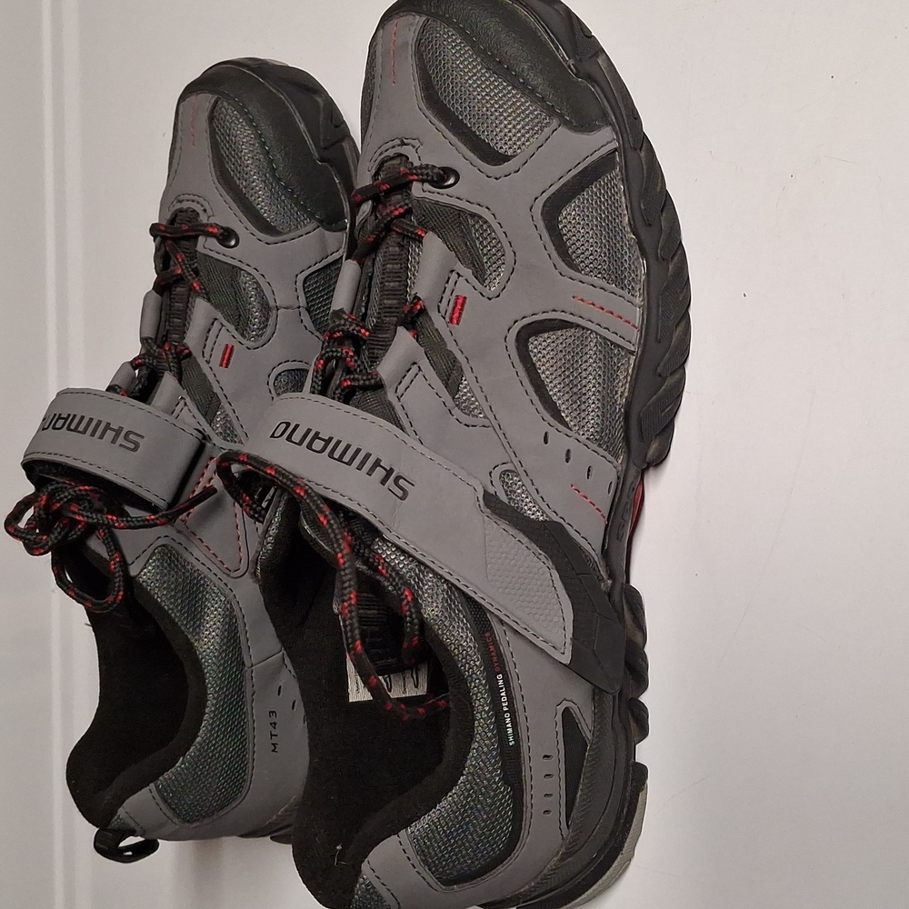 Shimano MTB Men's Cycling Shoes Gray & Red Size 44 (9.5) - Picture 2 of 7